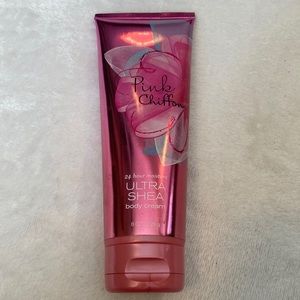 ✨3/$15✨ bath & body works pink chiffon